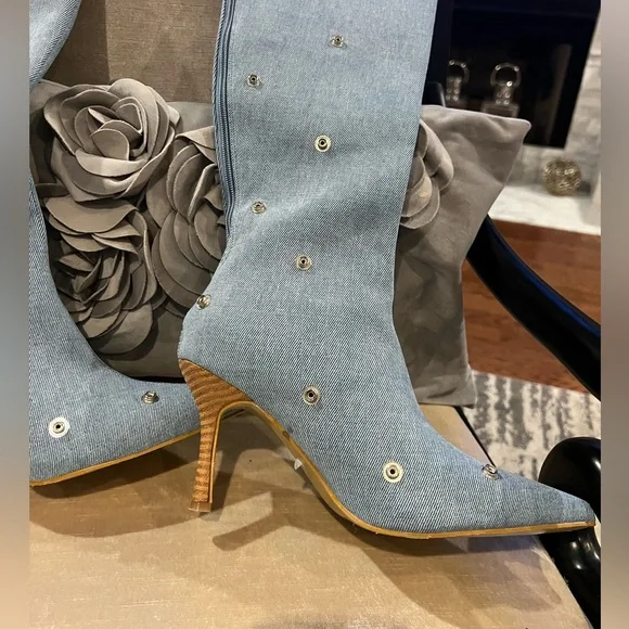 Boots - Picture 4 of 8